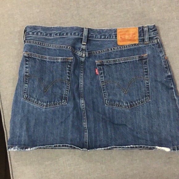 LEVI’S JEAN SHORT SKIRT - Picture 2 of 7